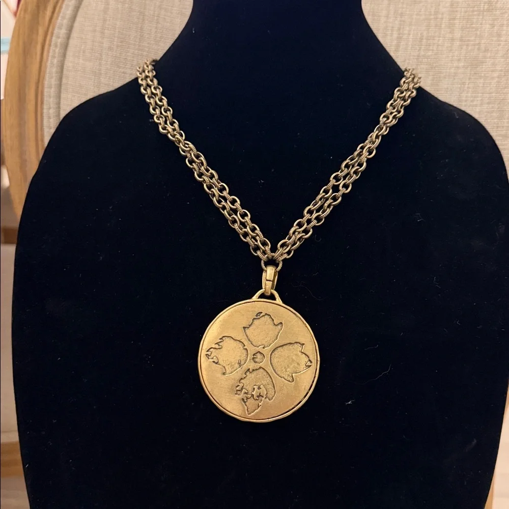 Floral Pendant Necklace with Gold Tone Chain